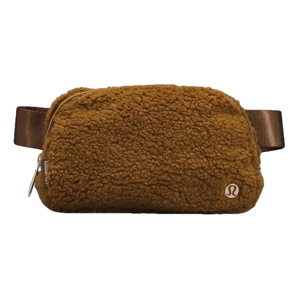Lululemon everywhere fleece bag